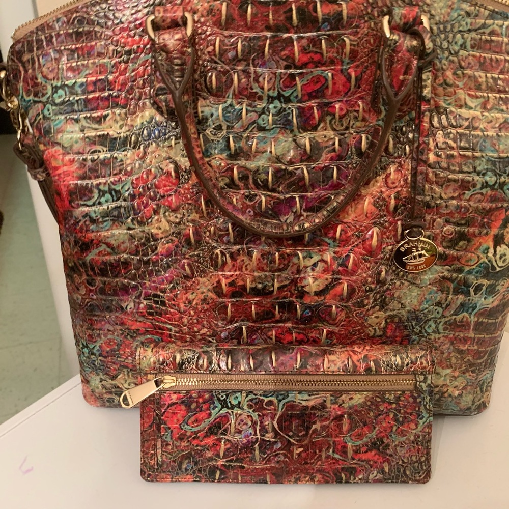 Brahmin Duxbury and matching wallet